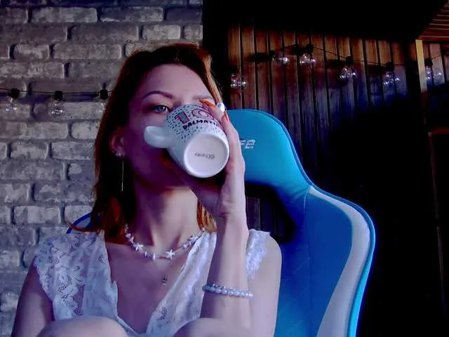 Live sex webcam photo for karo131324 #290606046