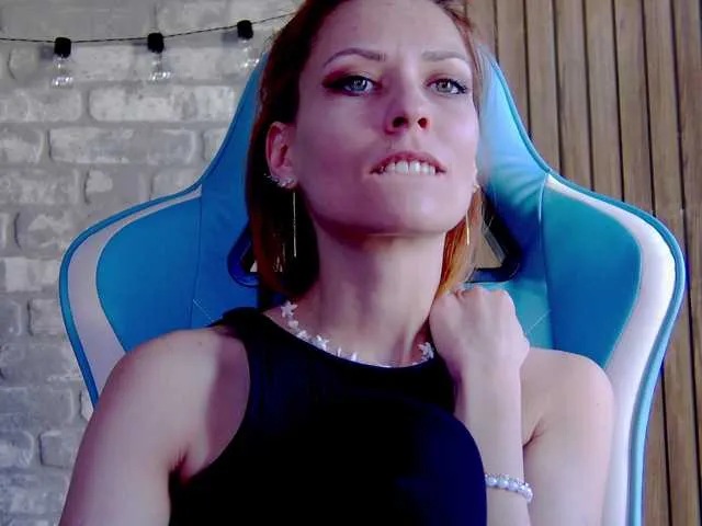 Live sex webcam photo for karo131324 #290621075