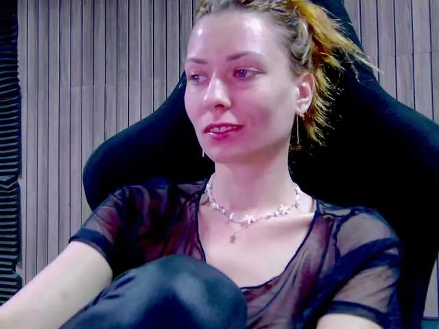 Live sex webcam photo for karo131324 #290656395