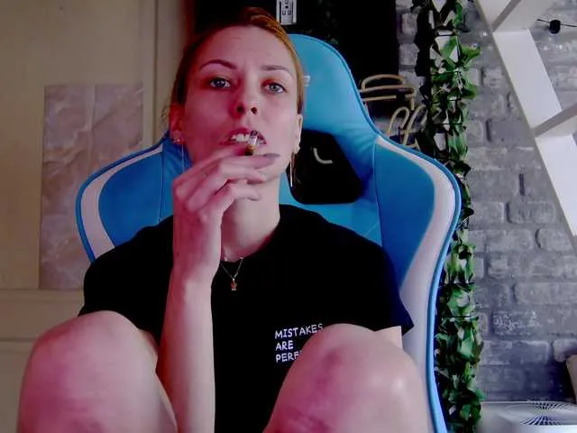 Live sex webcam photo for karo131324 #290786604