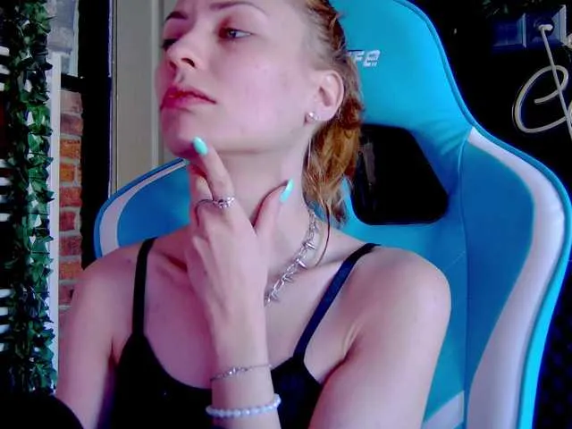 Live sex webcam photo for karo131324 #290826182