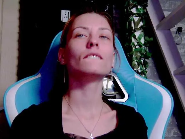 Live sex webcam photo for karo131324 #290890727