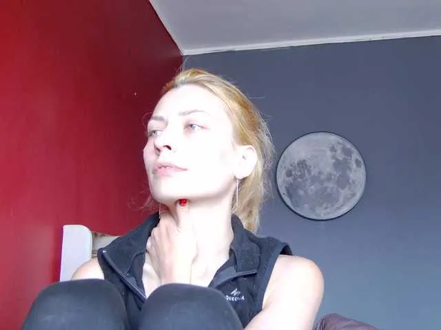 Live sex webcam photo for karo131324 #291177122