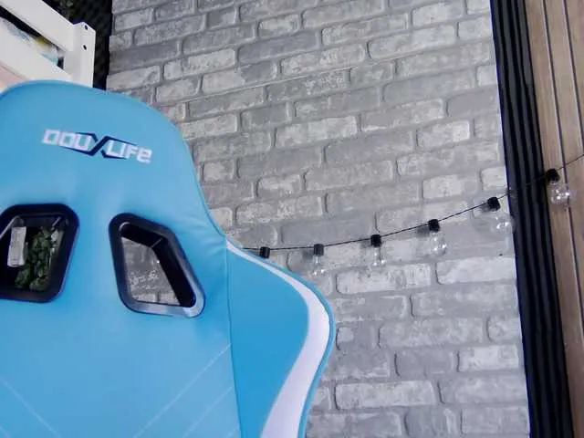 Live sex webcam photo for karo131324 #291212720