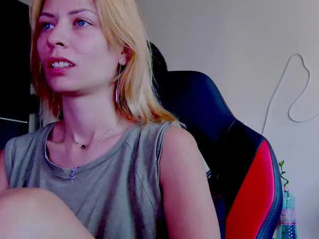 Live sex webcam photo for karo131324 #291647032