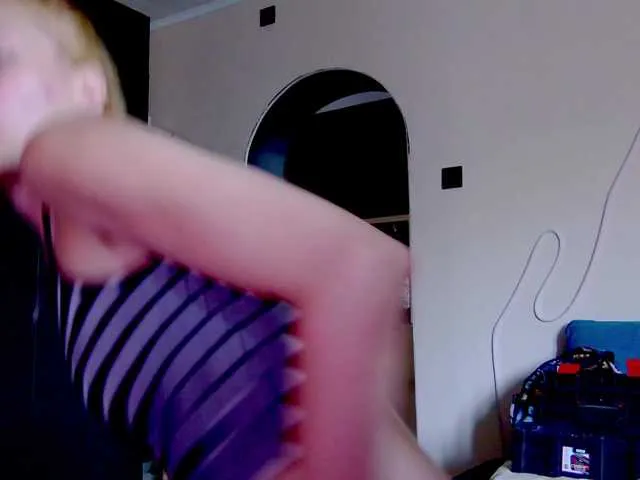 Live sex webcam photo for karo131324 #291669575