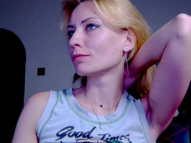 Live sex webcam photo for karo131324 #291702669