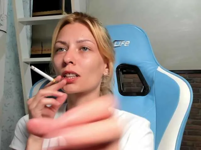 Live sex webcam photo for karo131324 #291839623