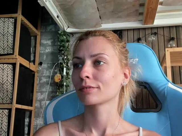 Live sex webcam photo for karo131324 #291872094