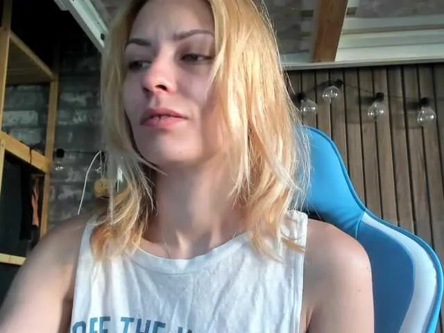 Live sex webcam photo for karo131324 #291923913