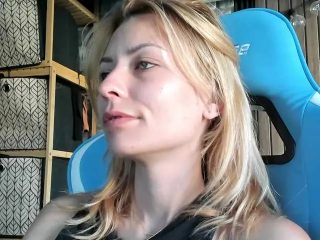 Live sex webcam photo for karo131324 #291931622