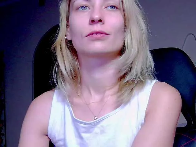 Live sex webcam photo for karo131324 #292042862