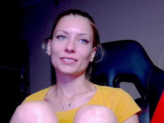 Live sex webcam photo for karo131324 #292072369