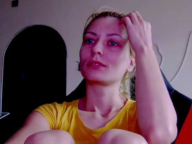 Live sex webcam photo for karo131324 #292079693