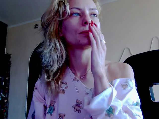 Live sex webcam photo for karo131324 #292086950