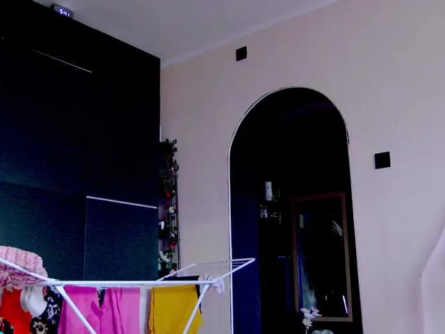 Live sex webcam photo for karo131324 #292094153