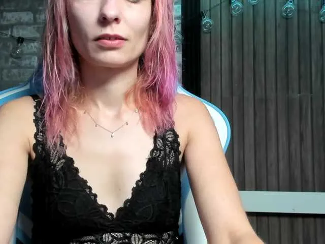 Live sex webcam photo for karo131324 #292122975