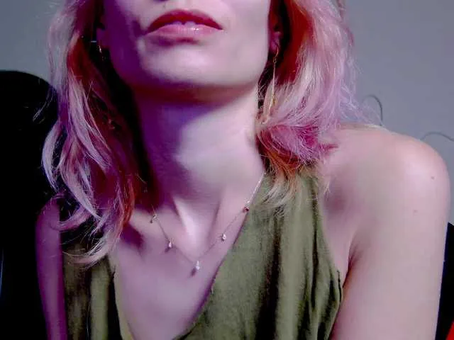 Live sex webcam photo for karo131324 #292202175