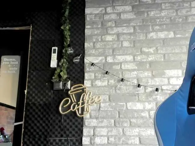 Live sex webcam photo for karo131324 #292268458