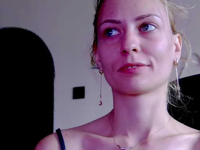 Live sex webcam photo for karo131324 #292282711