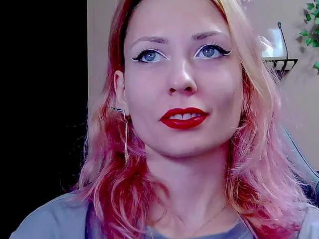 Live sex webcam photo for karo131324 #292403327