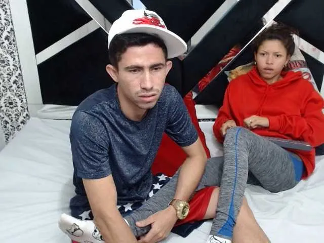 Live sex webcam photo for karoanddamian #273640838