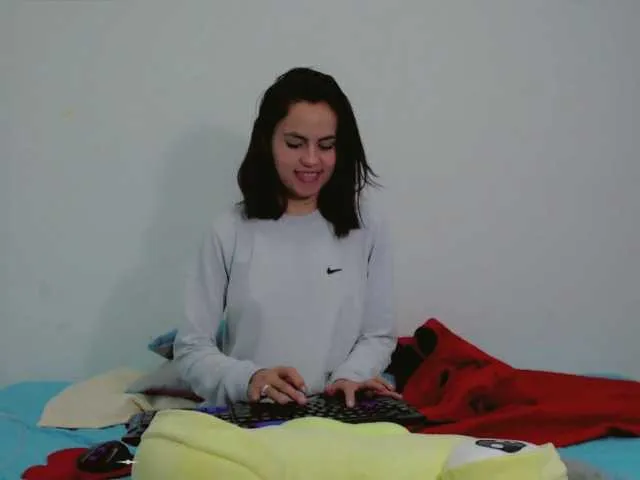 Live sex webcam photo for karolasweetCS #273706236