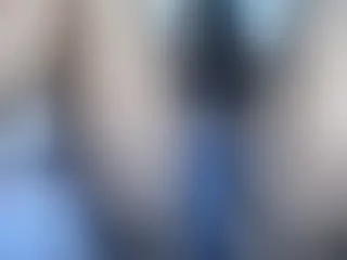 Live sex webcam photo for karolebony1 #140396152