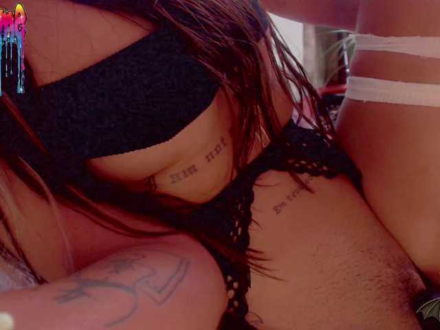 Live sex webcam photo for karolfox #276783691