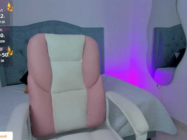 Live sex webcam photo for karolina-evans #291083323