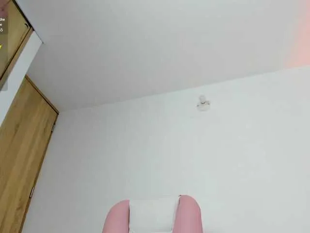 Live sex webcam photo for karolina-evans #292074119