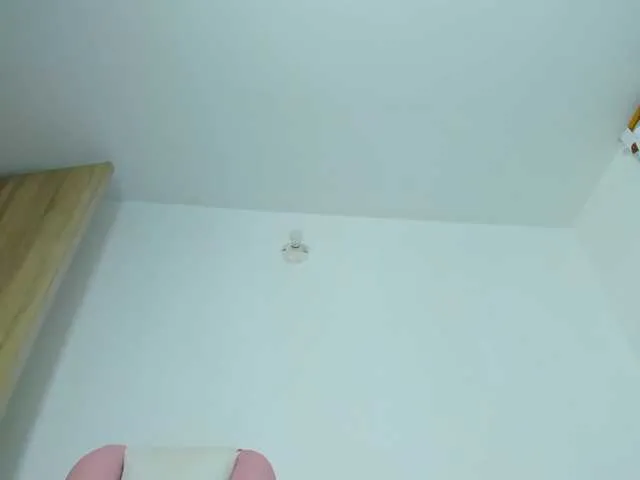 Live sex webcam photo for karolina-evans #292155175