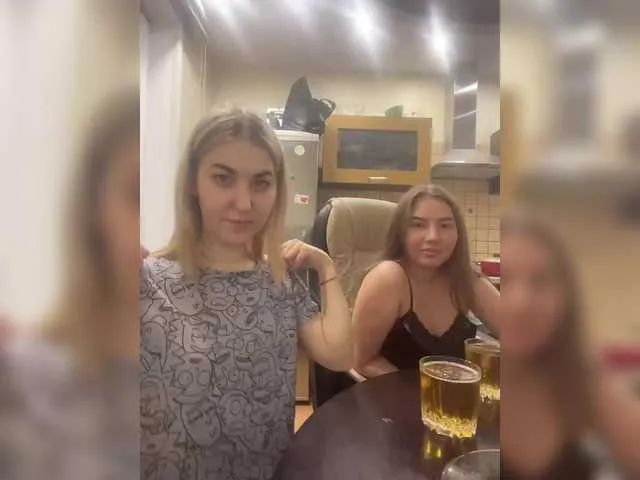 Live sex webcam photo for karolina7 #290601350