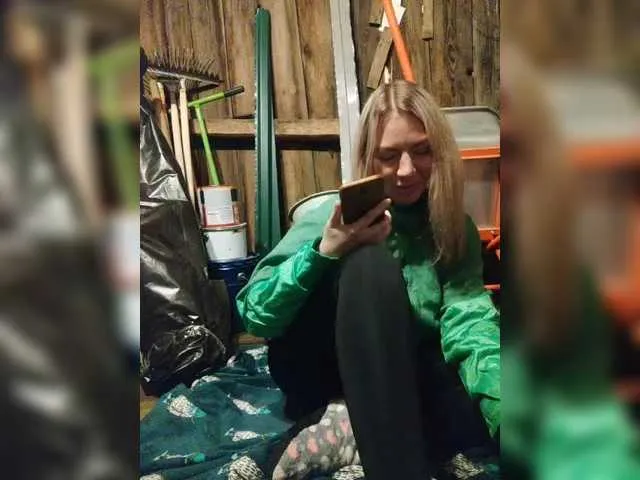 Live sex webcam photo for karolina7 #291604651