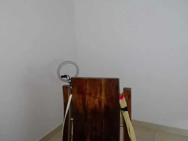 Live sex webcam photo for karoline07 #272689197