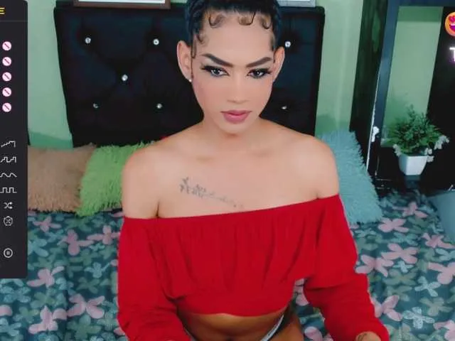 Live sex webcam photo for karolsexx- #290748222
