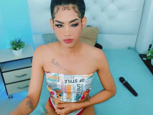 Live sex webcam photo for karolsexx- #290985507