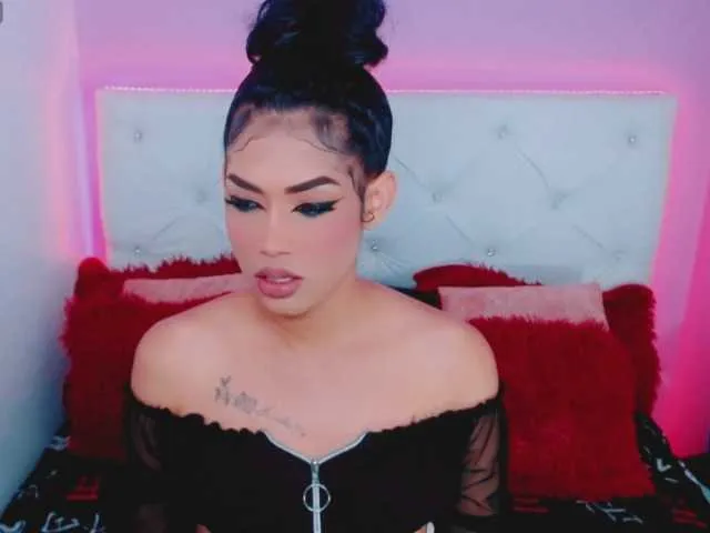 Live sex webcam photo for karolsexx- #291737855