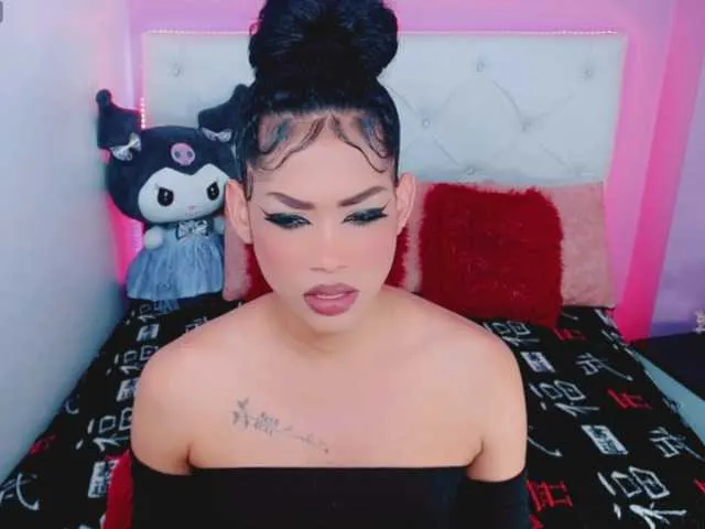 Live sex webcam photo for karolsexx- #291816789