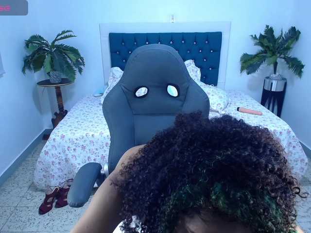 Live sex webcam photo for kataleya-mendez1 #277916144