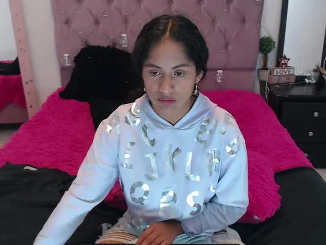 Live sex webcam photo for kataleyarous #277554999