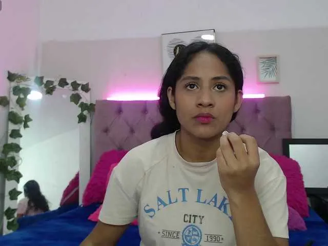 Live sex webcam photo for kataleyarous #278139674
