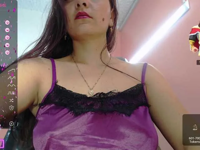 Live sex webcam photo for kategill21 #276525933