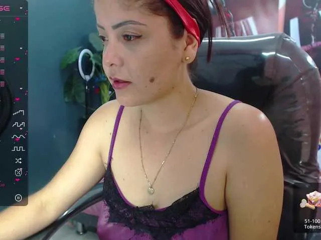 Live sex webcam photo for kategill21 #277043044