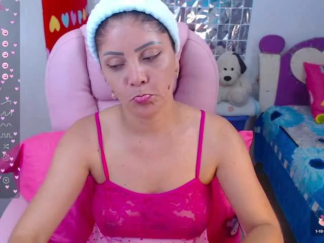 Live sex webcam photo for kategill21 #278251239