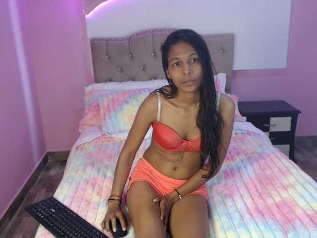 Live sex webcam photo for katelauren #290945058
