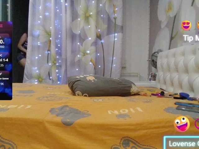 Live sex webcam photo for katerina-pre71 #290810030