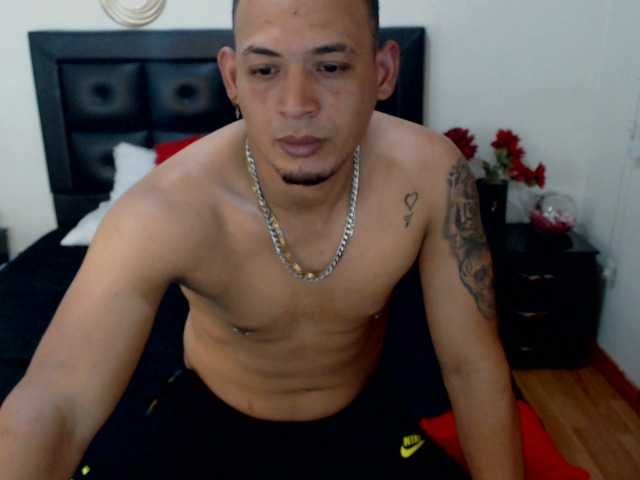 Live sex webcam photo for kathe-tyler22 #276265750