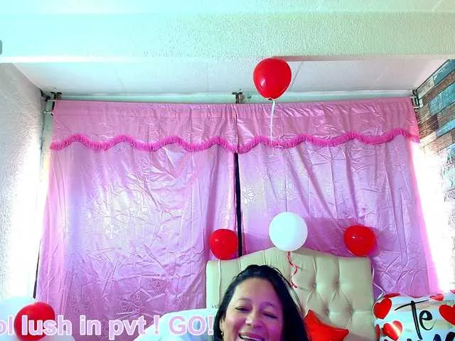 Live sex webcam photo for katherincruz82 #290496009