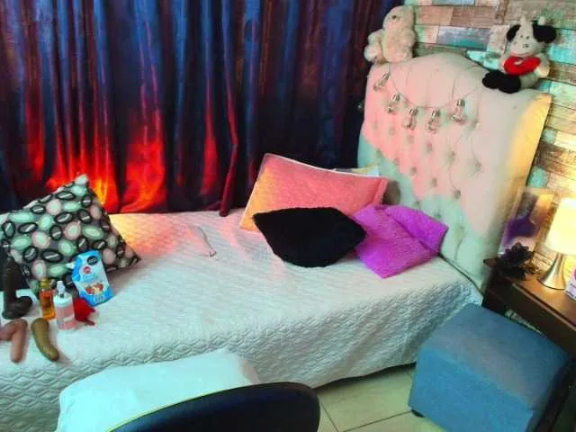 Live sex webcam photo for katherincruz82 #291333254